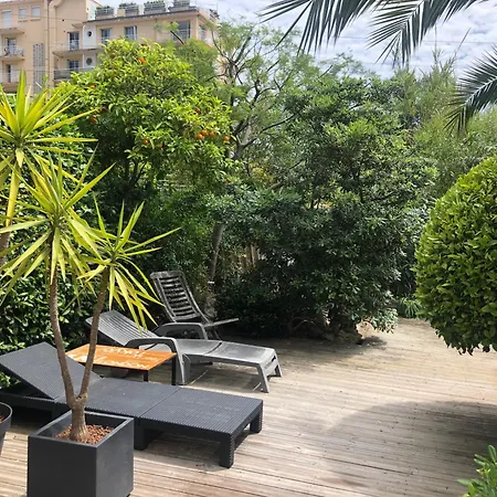 Apartment Only 60m To The Beach, 2 Bedroom Cozy Apartment, 80m2 Big Garden, Very