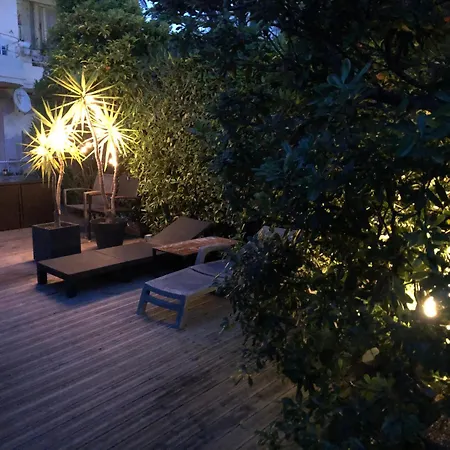 Only 60m To The Beach, 2 Bedroom Cozy Apartment, 80m2 Big Garden, Very Cannes